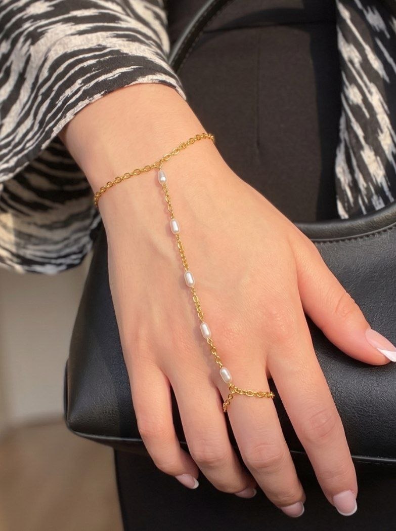 Rice Pearl Hand Chain