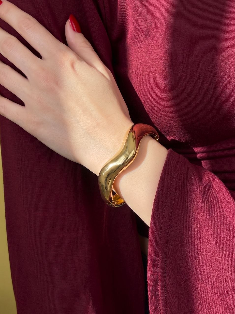 Wave Curve Bangle