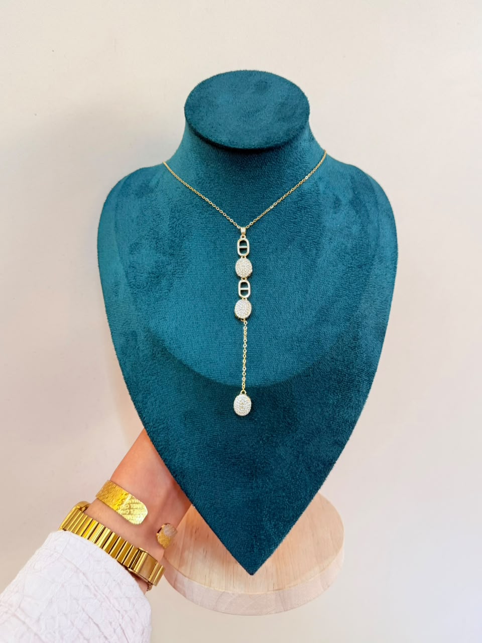 Set Pavé Disc Lariat